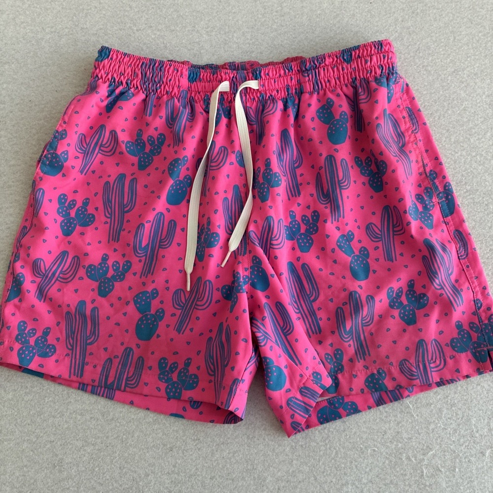 Chubbies 5.5" Inseam Men's Size Medium Pink Blue Cactus Liner Swim Trunks Shorts